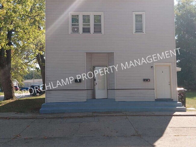 Primary Photo - 463 Catawba Ave