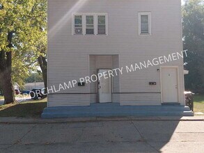 Building Photo - 463 Catawba Ave