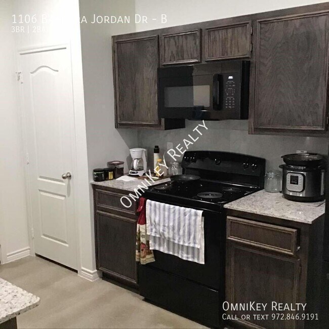 Building Photo - 1106 Barbara Jordan St