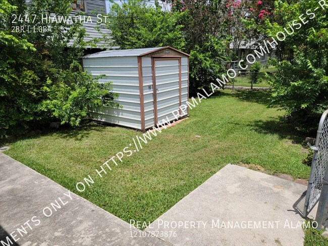 Building Photo - 2447 Hiawatha St