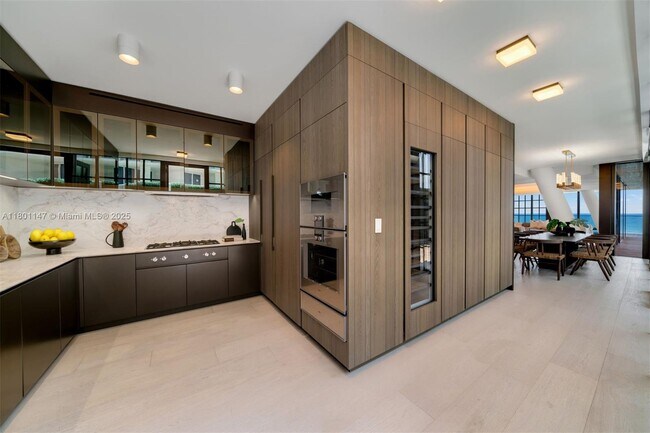 Building Photo - 8955 Collins Ave