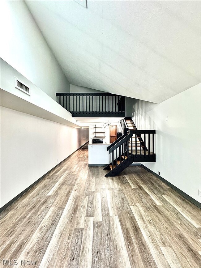 Building Photo - 1900 Grove Ct