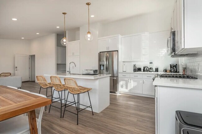 Building Photo - 1500 Neptune Ave