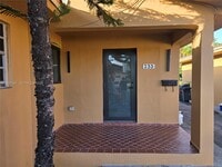 Building Photo - 233 E 7th St