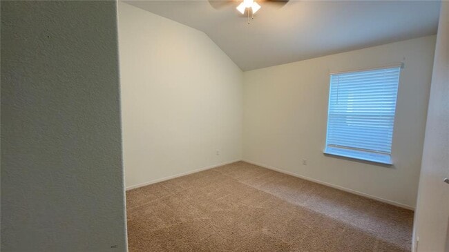 Building Photo - 128 Riverhill Dr