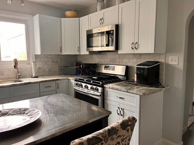 Building Photo - 55 Fox Hill Rd