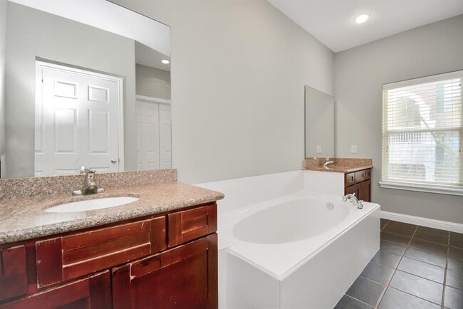 Building Photo - 15410 Addicks Stone Dr