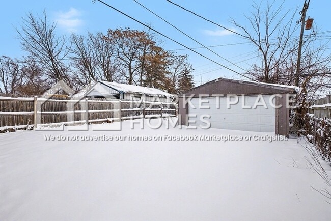 Building Photo - 19422 Algonac St