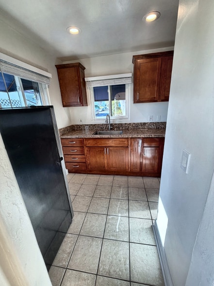 Building Photo - 212 N Coast Hwy