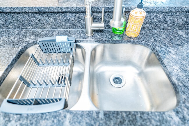 Building Photo - 1146 Pierce St