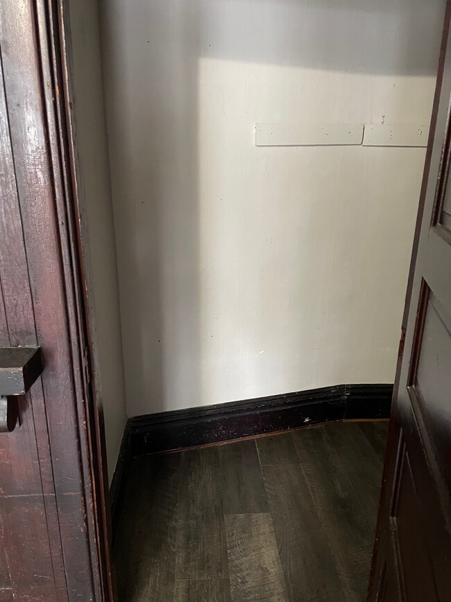 Building Photo - 58 Jerricho