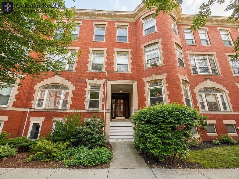 Building Photo - 10 Strathmore Rd