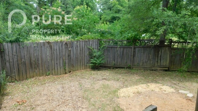 Building Photo - 206 Park Village Cir