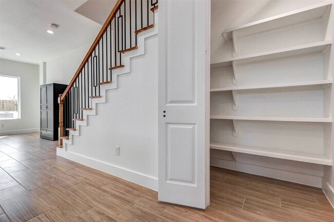 Building Photo - 112 Luetta St