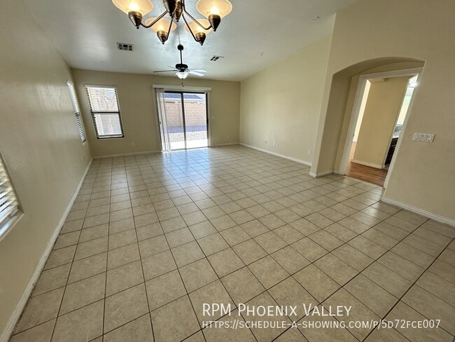 Building Photo - $150.00 off 1st Month Rent - 4 Bed / 2 Bat...