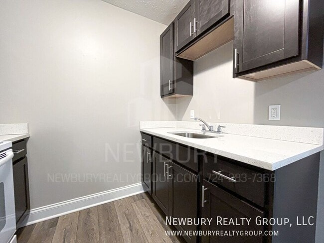 Building Photo - 36 Sunbury Estates