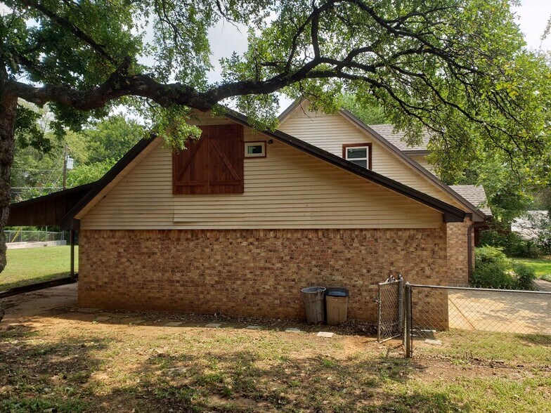 Building Photo - 501 Atkerson Ln