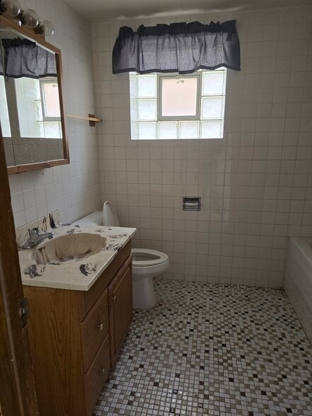 Building Photo - 5221 W 87th St