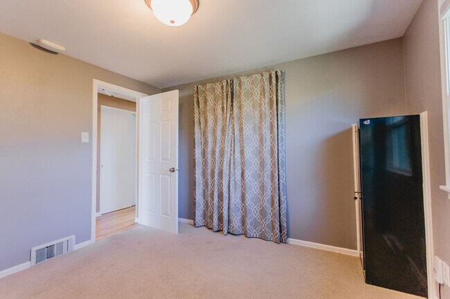 Building Photo - New Finishes in this Home on a Large Lot with Covered Parking and AIR CONDITIONING! MOVE IN READY!