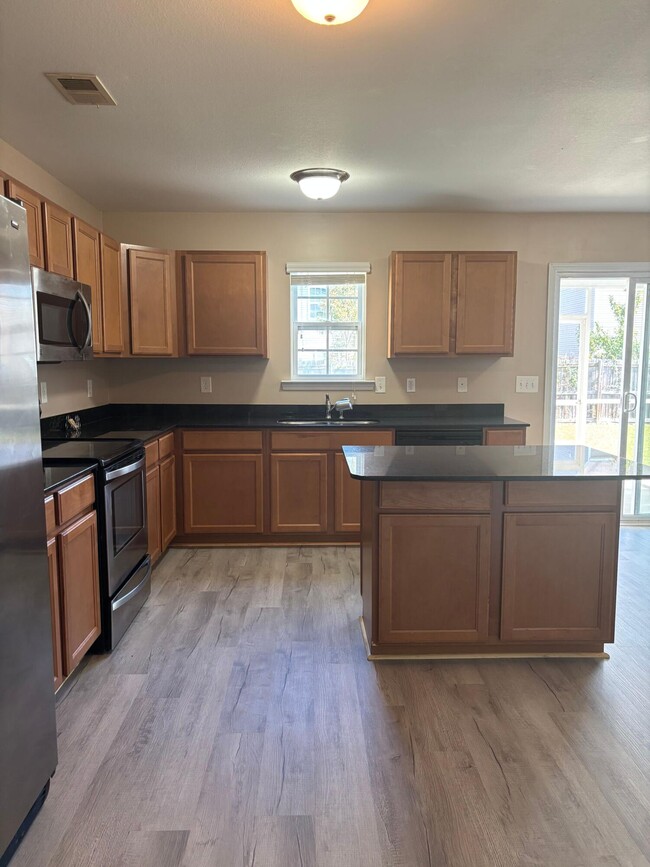 Building Photo - 1825 Polaris Dr