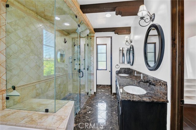 Building Photo - 221 Vía Alameda