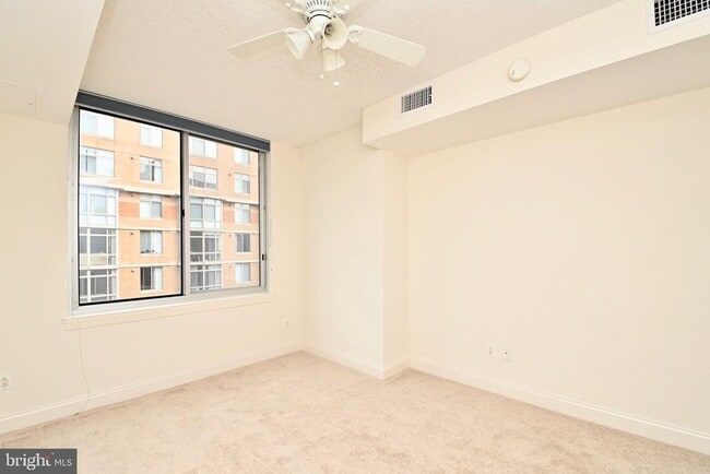 Building Photo - 1020 N Highland St