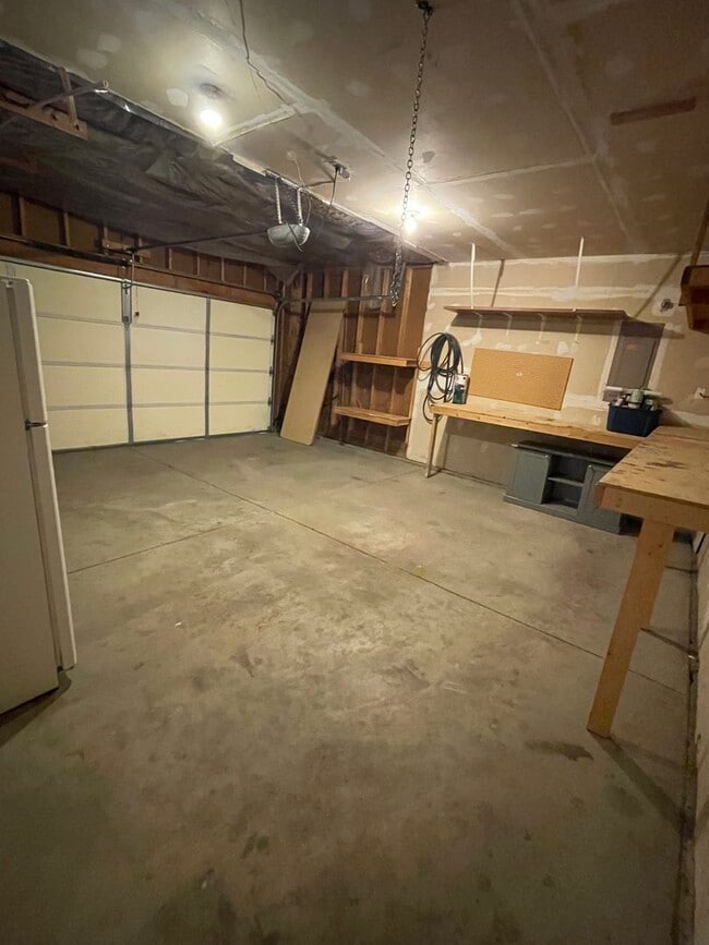Building Photo - * LIMITED-TIME: $750 Move-In Credit * 4 Bedroom, 2 Bath Home for Rent