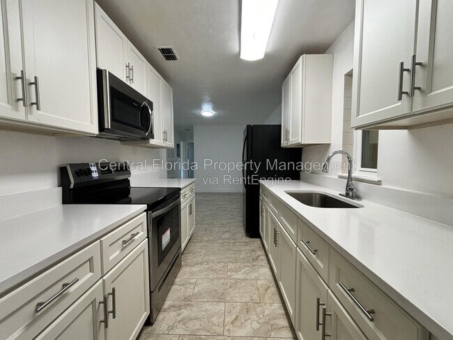 Building Photo - 4606 Meadowbrook Ave