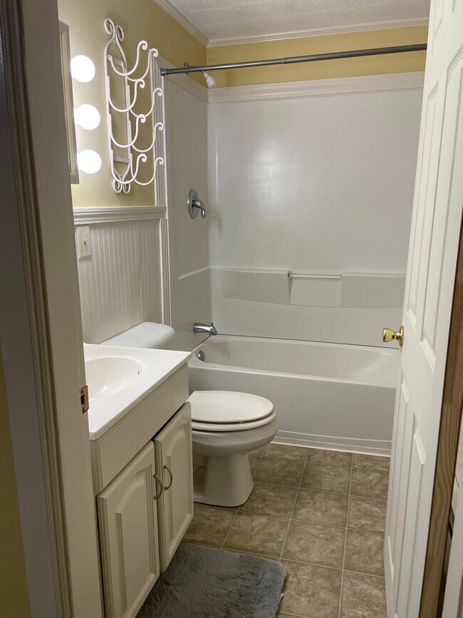 Building Photo - 17 Walker St