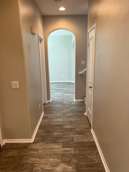 Building Photo - 37435 Paseo Tulipa