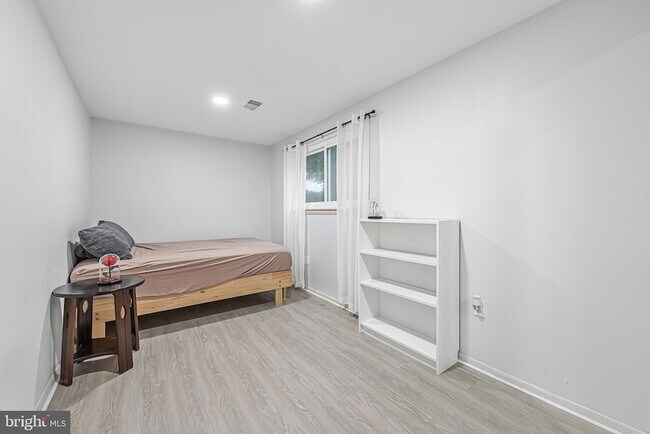 Building Photo - 25921 Largo Ct