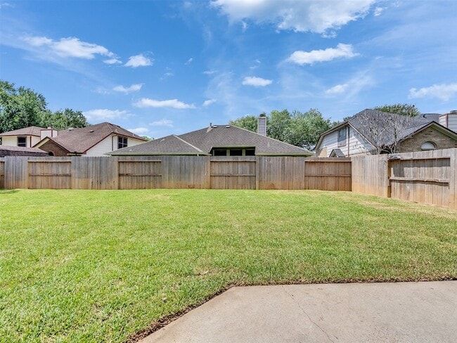 Building Photo - 246 Cedar Elm Ln