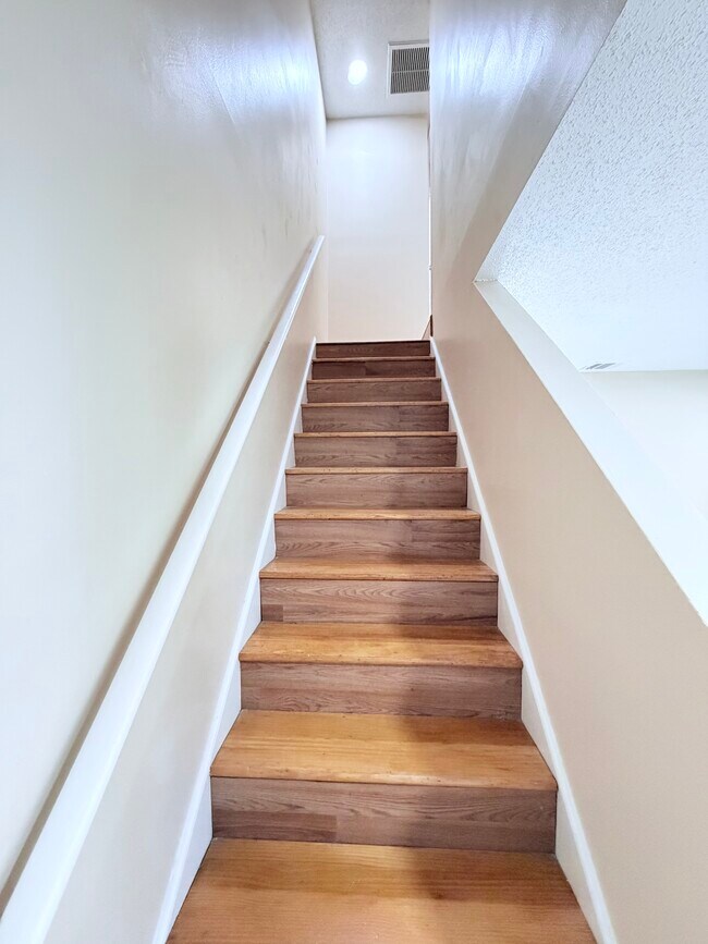 Building Photo - 159 Sheeler Ave