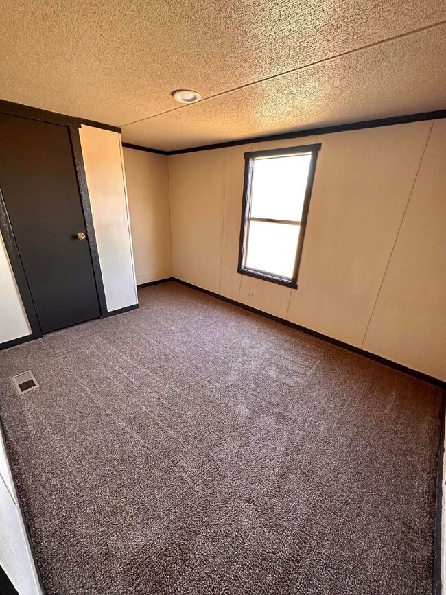 Building Photo - 3 Bedroom in great community in Woodward!