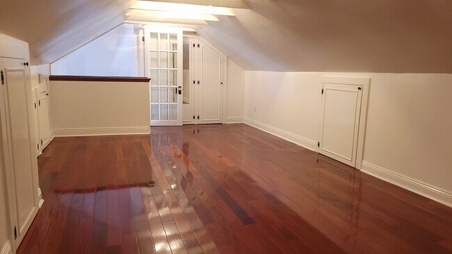 Building Photo - 2921 Lepage St