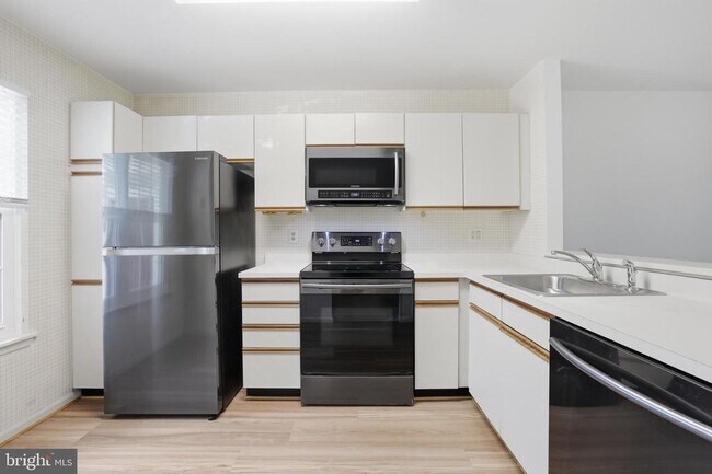 Building Photo - 2844 Yarling Ct