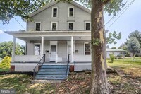 Building Photo - 117 3rd St