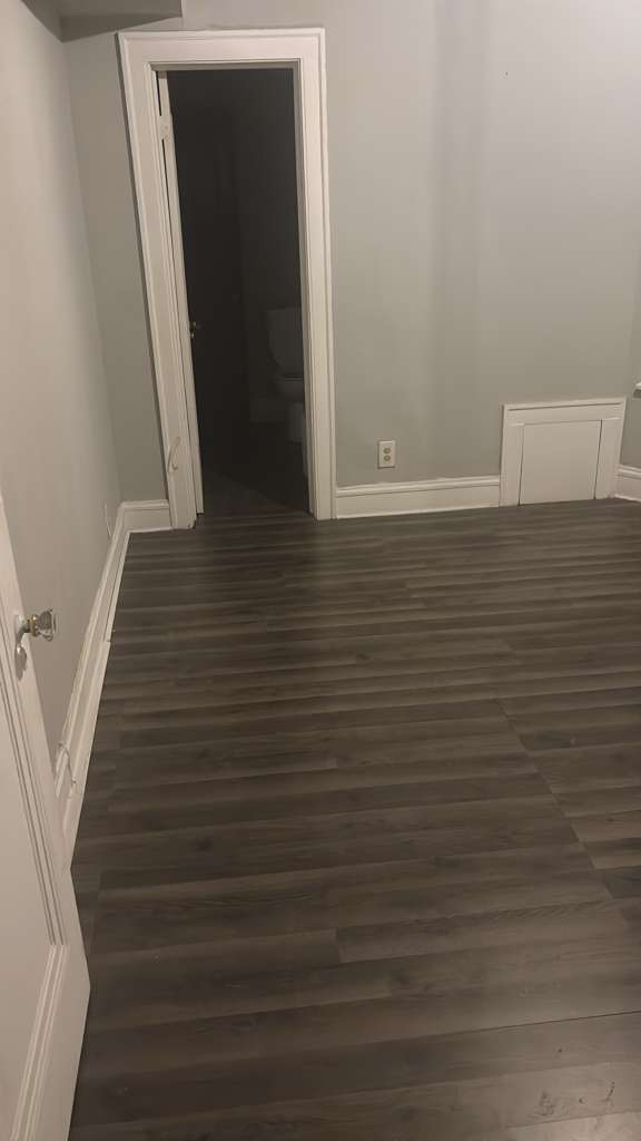 Building Photo - 7842 S Bennett Ave