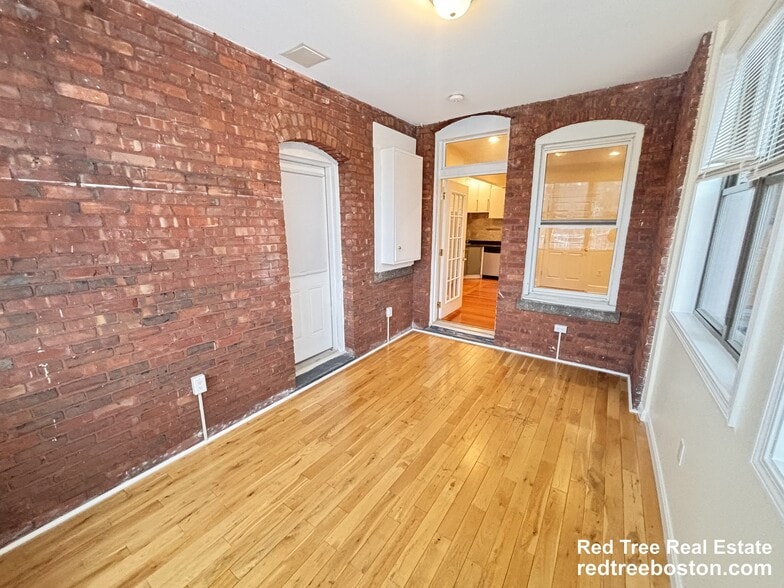 Building Photo - 191 Winthrop Rd