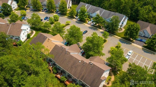 Building Photo - 141 Briarwood Dr