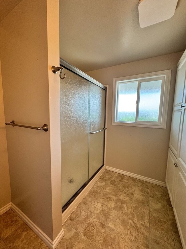 Building Photo - Large lower valley home, freshly remodeled...