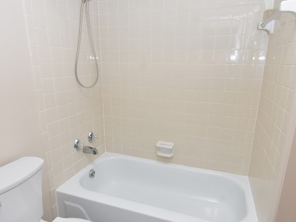 Building Photo - 562 Tusculum Ave
