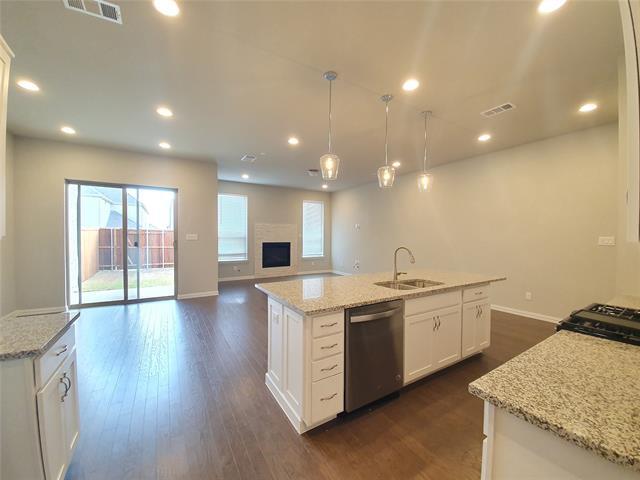 Building Photo - 8266 Primrose Wy