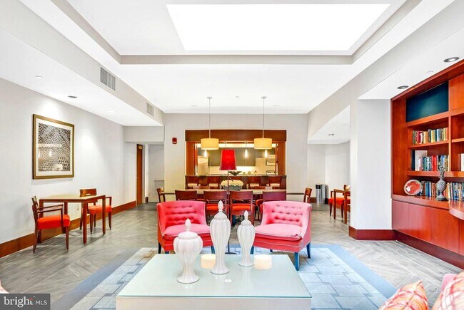 Building Photo - 1600 Arch St