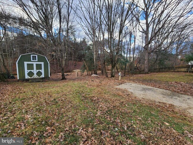 Building Photo - 5625 Reardon Ln