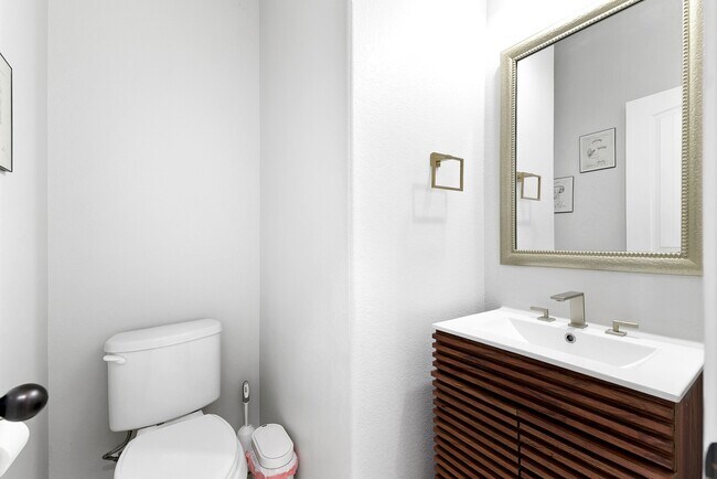 Building Photo - 29022 Pinnacle Ridge Dr