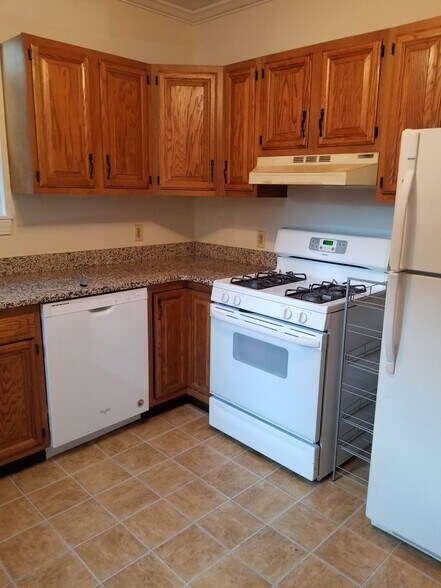 Building Photo - 255 Kelton St