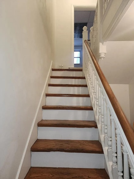 Building Photo - 20 W College Ave