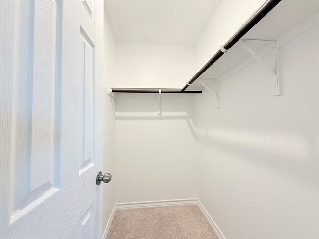 Building Photo - 7506 Elk Grove Path