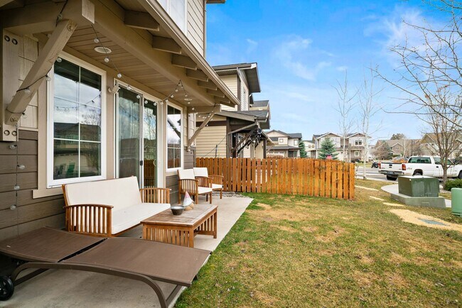 Building Photo - Modern 4-bedroom 3-bathroom Home
